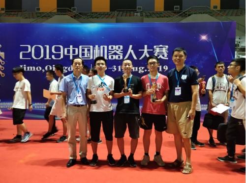 说明: //dirtylive.org/__local/8/25/84/9D3272AE3A27D7AFED5A0D8BACD_08CCFE67_17BBE.jpg